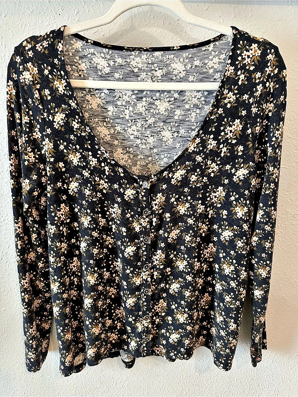 American Eagle Soft & Sexy Slub Button-Front Top Floral Blouse Black & Brown